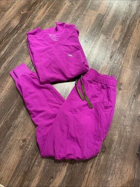Figs Men’s Magenta Scrub Set - V-Neck Top & Drawstring Joggers